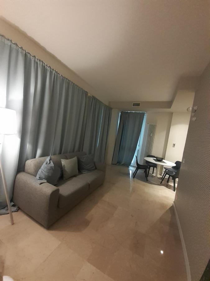 Baretti House- Parcheggio Riservato Per Un Soggiorno Perfetto トリノ エクステリア 写真